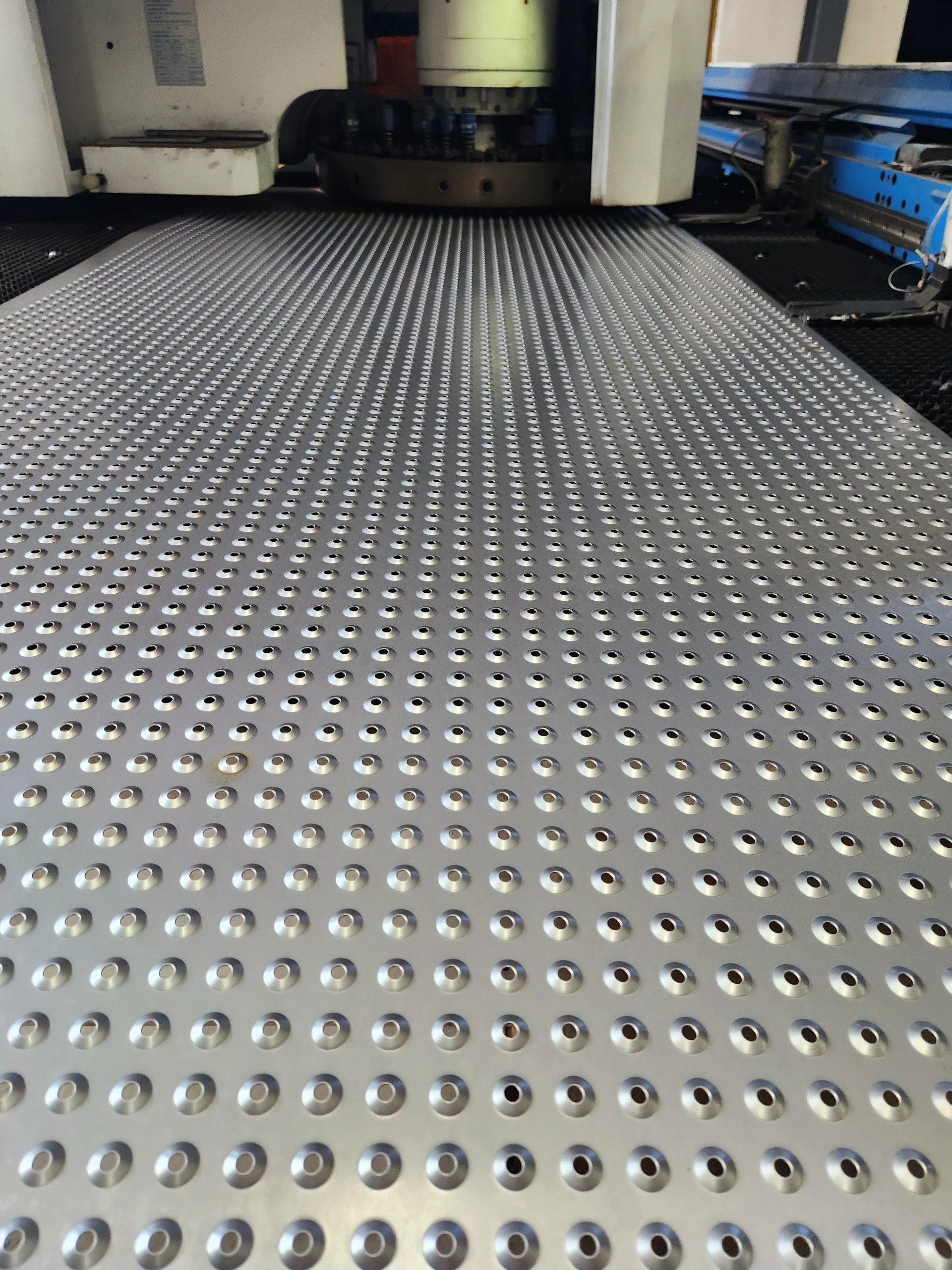 locker expanded metal mesh supplier