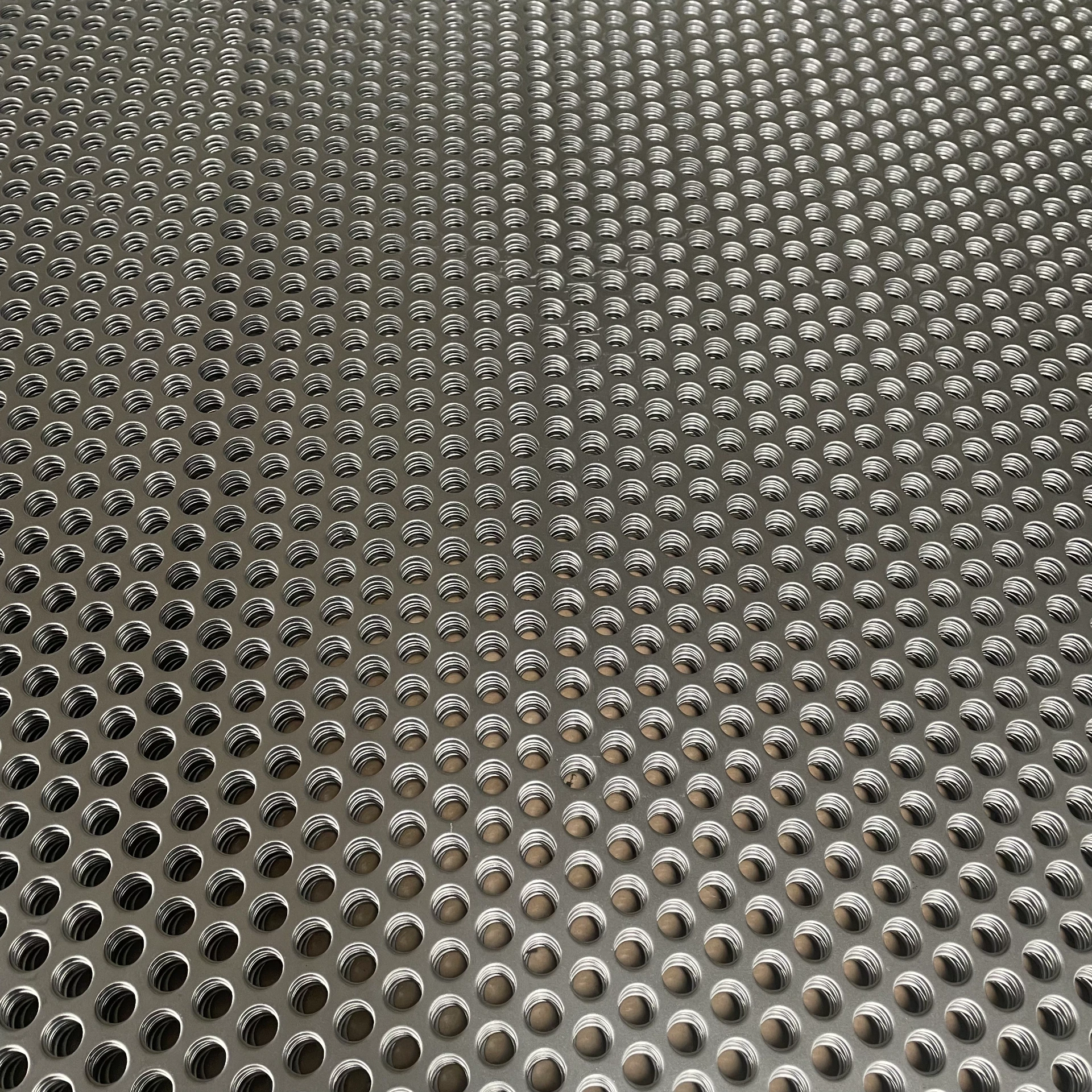 Maximizing Ventilation and Light: The Functional Benefits of Architectural Expanded Metal Mesh